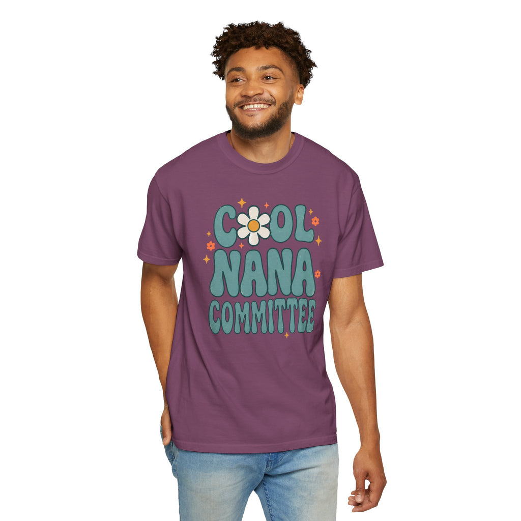 Cool Nana Committee Shirt, Retro Grandma Tee, Daisy Flower Nana Gift, Mothers Day Gift for Grandma, Pregnancy Announcement Tee
