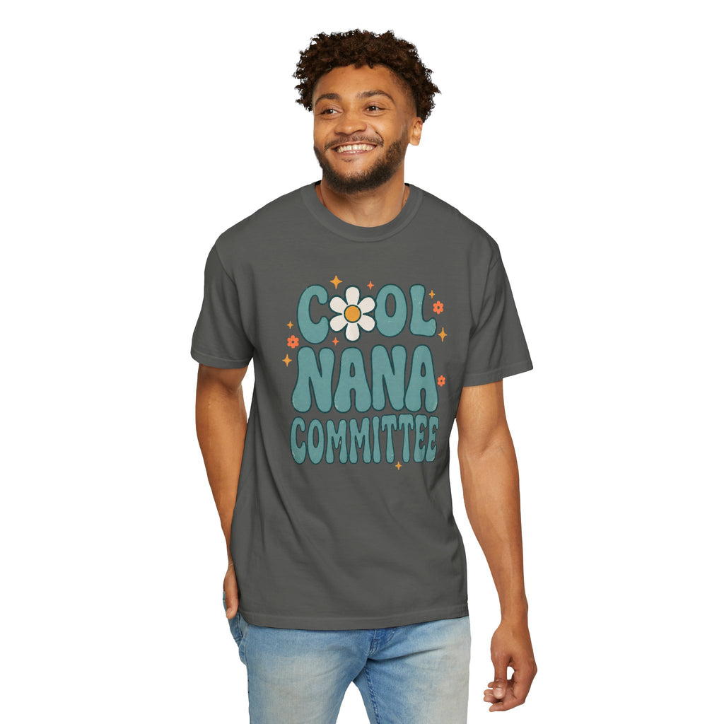 Cool Nana Committee Shirt, Retro Grandma Tee, Daisy Flower Nana Gift, Mothers Day Gift for Grandma, Pregnancy Announcement Tee
