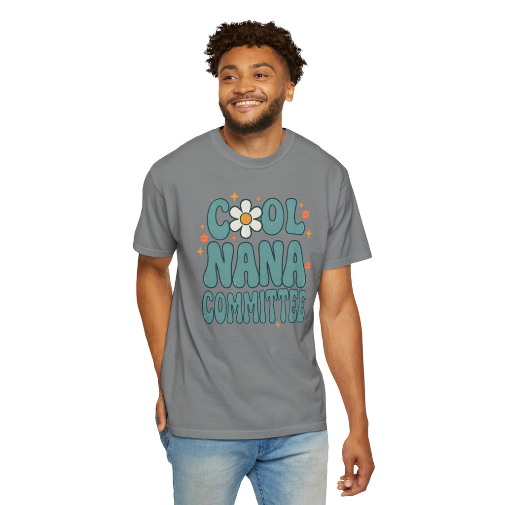 Cool Nana Committee Shirt, Retro Grandma Tee, Daisy Flower Nana Gift, Mothers Day Gift for Grandma, Pregnancy Announcement Tee